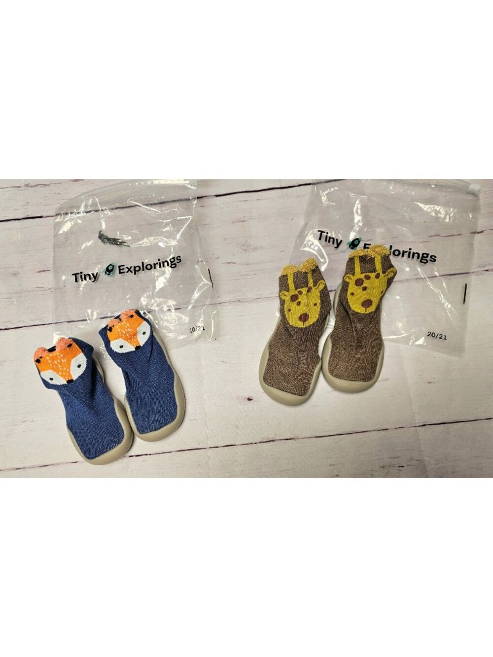 NEW TINY EXPLORINGS 20 21 GRIP SOCK SHOES SET PAIR 2 12-24 MONTHS FOX GIRAFFE